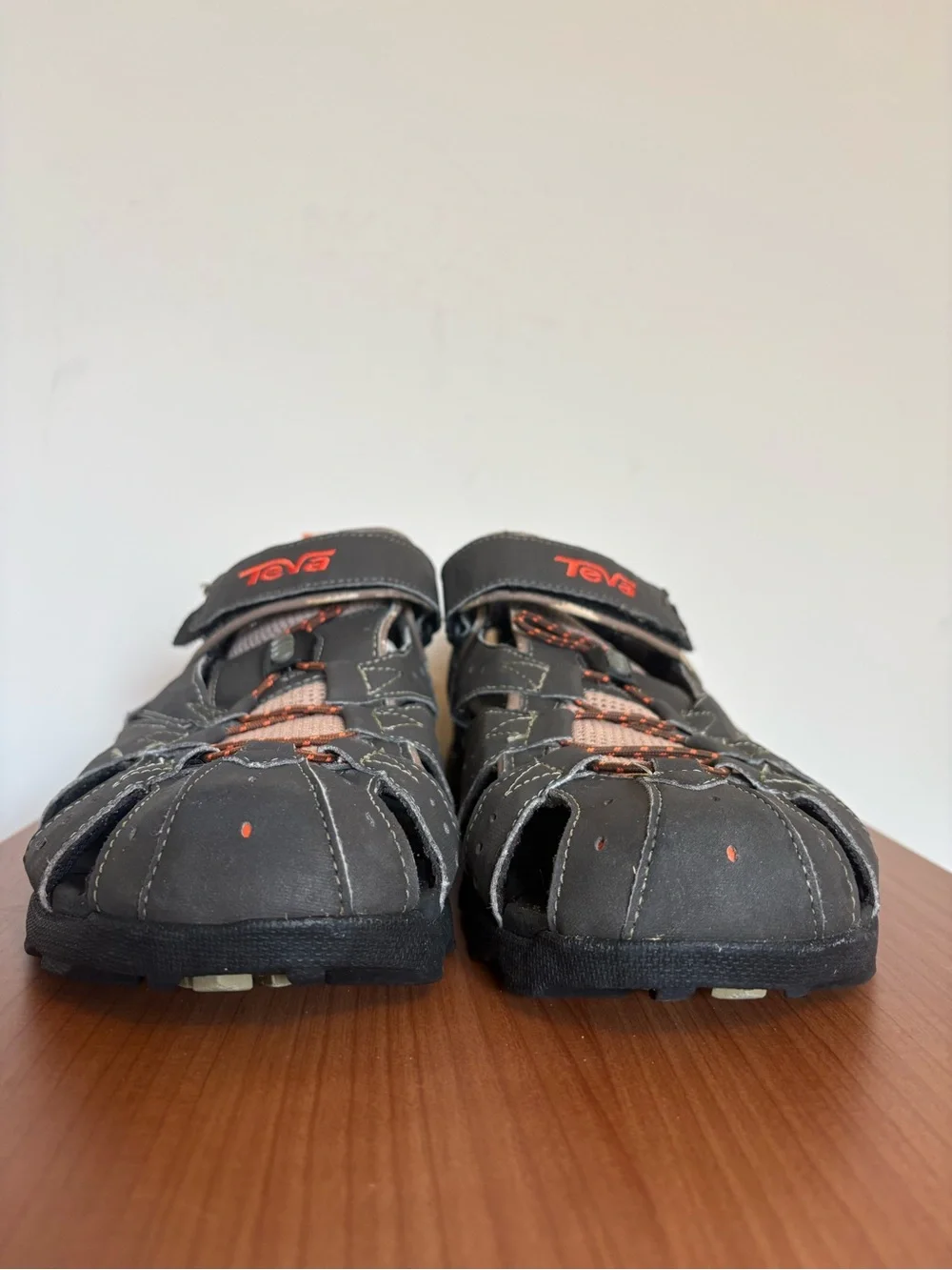 Teva Dozer Closed Toe Sandals Hiking Outdoors Water Sports Men's shoe size 9
